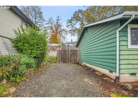 965 Cornell Avenue Gladstone OR 97027