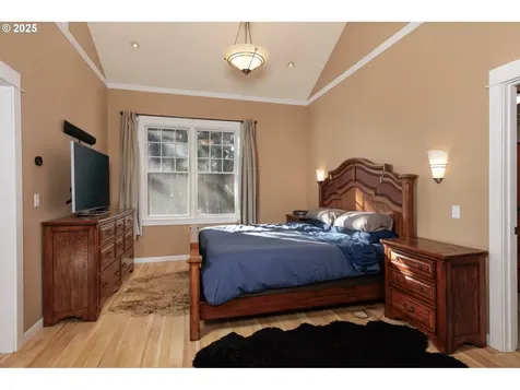1300 Indian Creek Road Hood River OR 97031