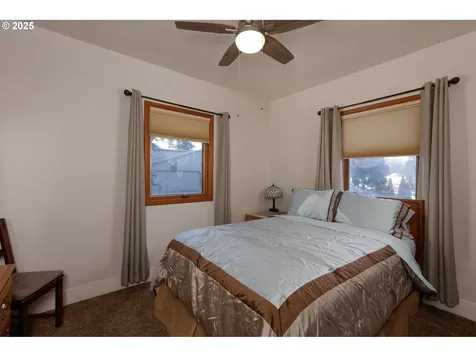 1300 Indian Creek Road Hood River OR 97031