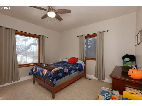 1300 Indian Creek Road Hood River OR 97031