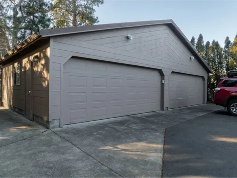 1300 Indian Creek Road Hood River OR 97031