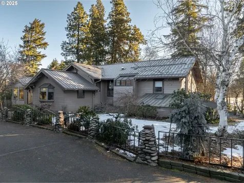 1300 Indian Creek Road Hood River OR 97031