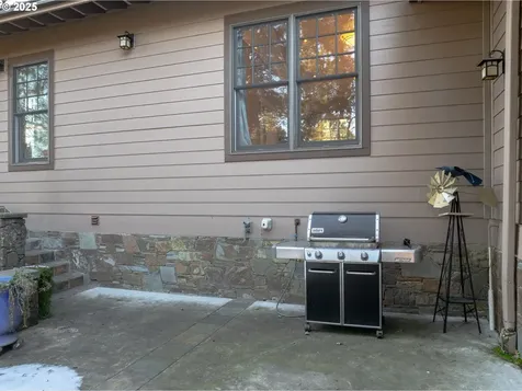 1300 Indian Creek Road Hood River OR 97031