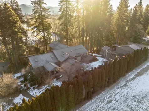 1300 Indian Creek Road Hood River OR 97031