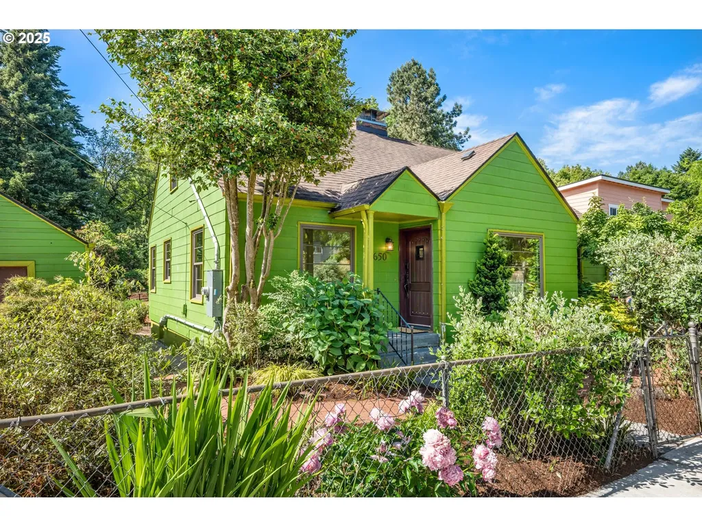 4650 NE Simpson Street Portland OR 97218