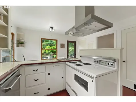 4650 NE Simpson Street Portland OR 97218