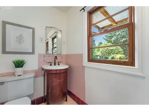 4650 NE Simpson Street Portland OR 97218