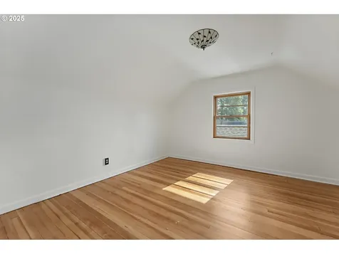 4650 NE Simpson Street Portland OR 97218