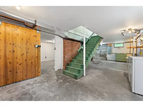 4650 NE Simpson Street Portland OR 97218