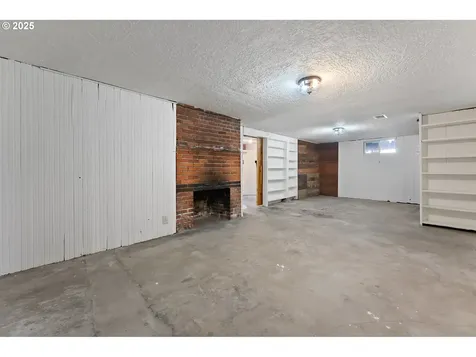 4650 NE Simpson Street Portland OR 97218