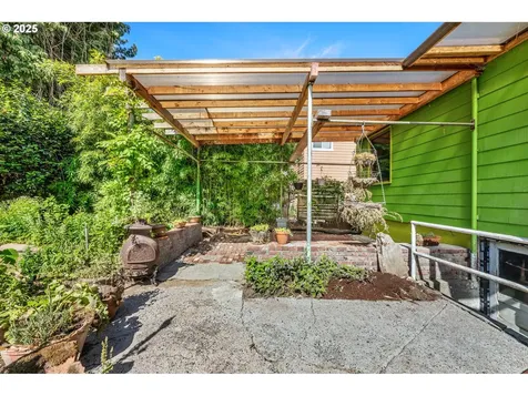 4650 NE Simpson Street Portland OR 97218