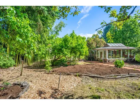 4650 NE Simpson Street Portland OR 97218