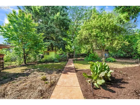 4650 NE Simpson Street Portland OR 97218