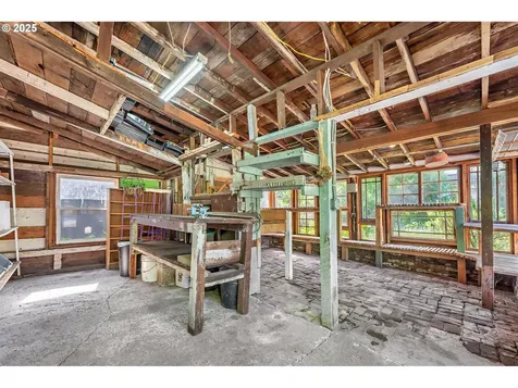 4650 NE Simpson Street Portland OR 97218