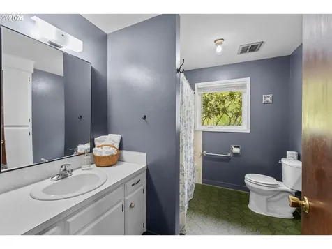 24215 NE Happy Hill Lane Newberg OR 97132