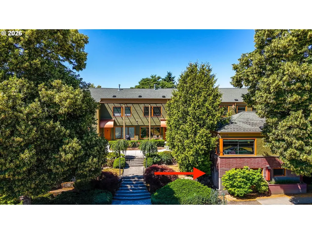 2025 SE Caruthers Street Portland OR 97214