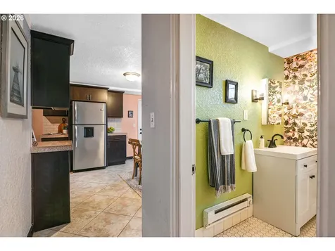 2025 SE Caruthers Street Portland OR 97214