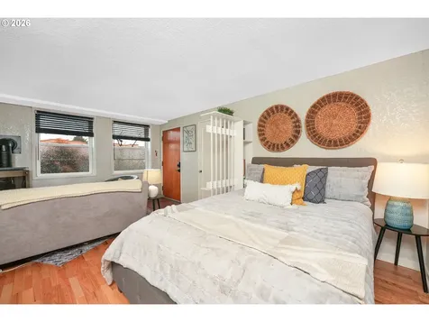 2025 SE Caruthers Street Portland OR 97214