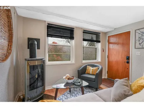 2025 SE Caruthers Street Portland OR 97214