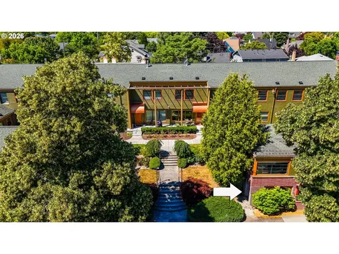 2025 SE Caruthers Street Portland OR 97214