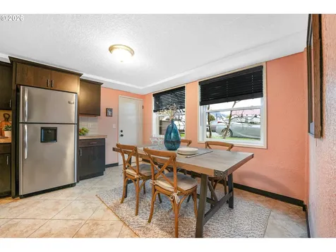2025 SE Caruthers Street Portland OR 97214