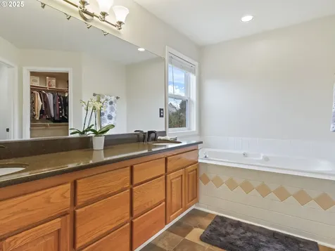 5333 NW Lianna Way Portland OR 97229