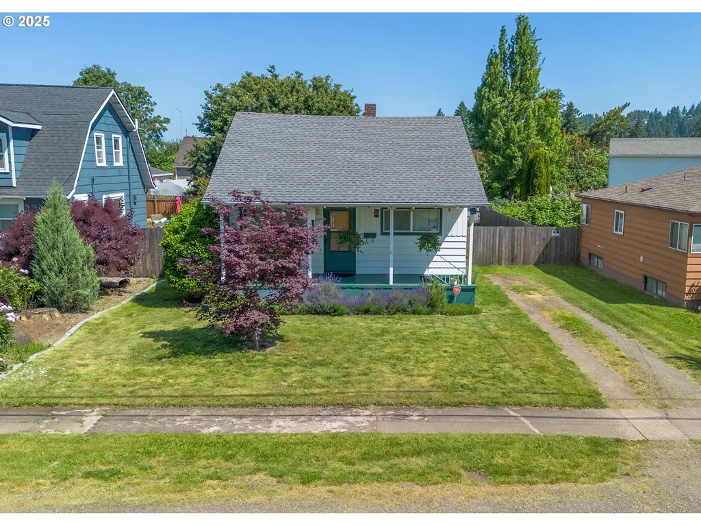 8605 NE Hassalo Street Portland OR 97220