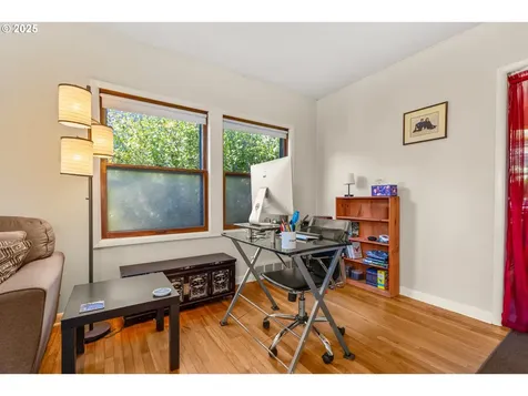 8605 NE Hassalo Street Portland OR 97220