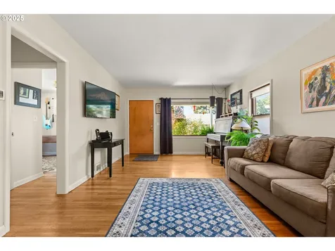 8605 NE Hassalo Street Portland OR 97220