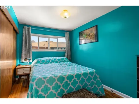 8605 NE Hassalo Street Portland OR 97220