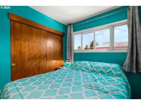 8605 NE Hassalo Street Portland OR 97220