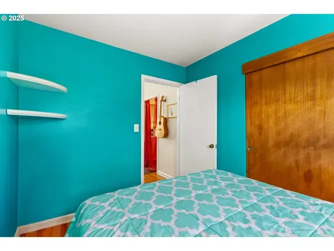 8605 NE Hassalo Street Portland OR 97220