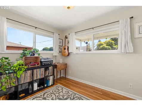 8605 NE Hassalo Street Portland OR 97220