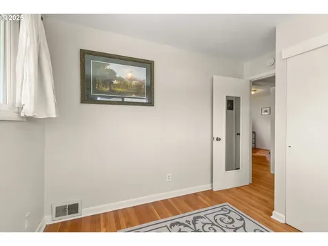 8605 NE Hassalo Street Portland OR 97220