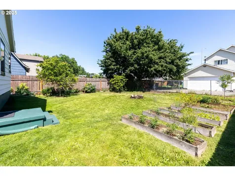 8605 NE Hassalo Street Portland OR 97220
