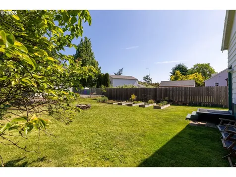 8605 NE Hassalo Street Portland OR 97220