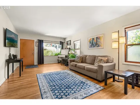 8605 NE Hassalo Street Portland OR 97220