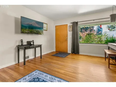 8605 NE Hassalo Street Portland OR 97220