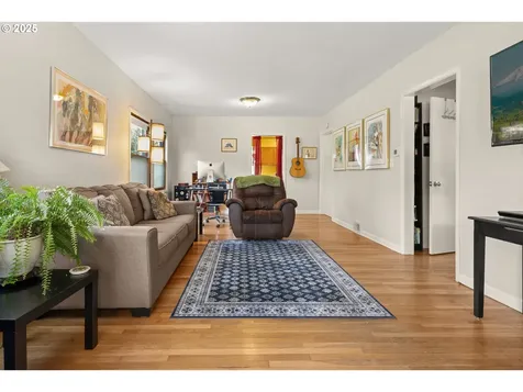 8605 NE Hassalo Street Portland OR 97220