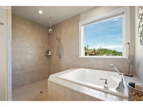2443 N 3rd Street Washougal WA 98671