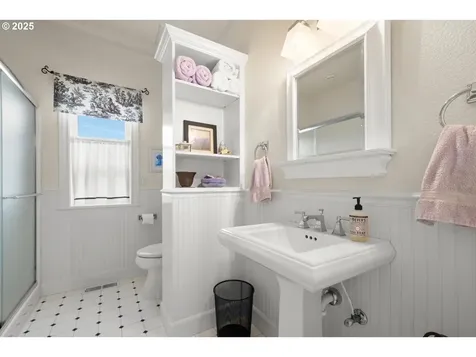 2443 N 3rd Street Washougal WA 98671