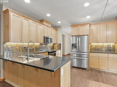 860 N P Street Washougal WA 98671