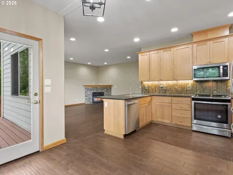 860 N P Street Washougal WA 98671