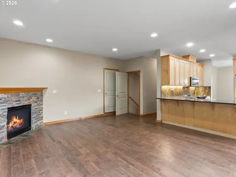 860 N P Street Washougal WA 98671