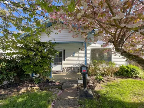 1042 Fir Avenue Reedsport OR 97467