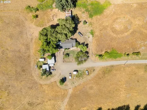 308 Helweg Road Winston OR 97496