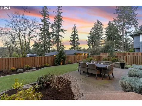 4440 Upper Drive Lake Oswego OR 97035