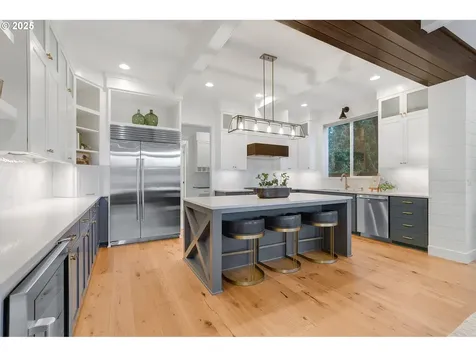4440 Upper Drive Lake Oswego OR 97035