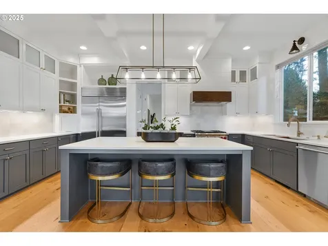 4440 Upper Drive Lake Oswego OR 97035