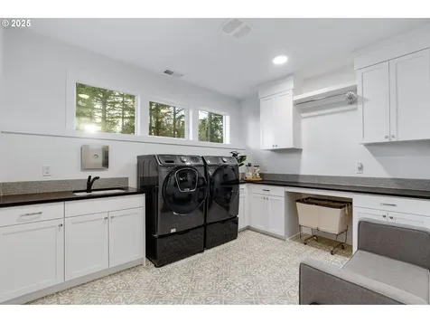 4440 Upper Drive Lake Oswego OR 97035